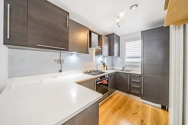 Flat Ellerslie Square in Greater London