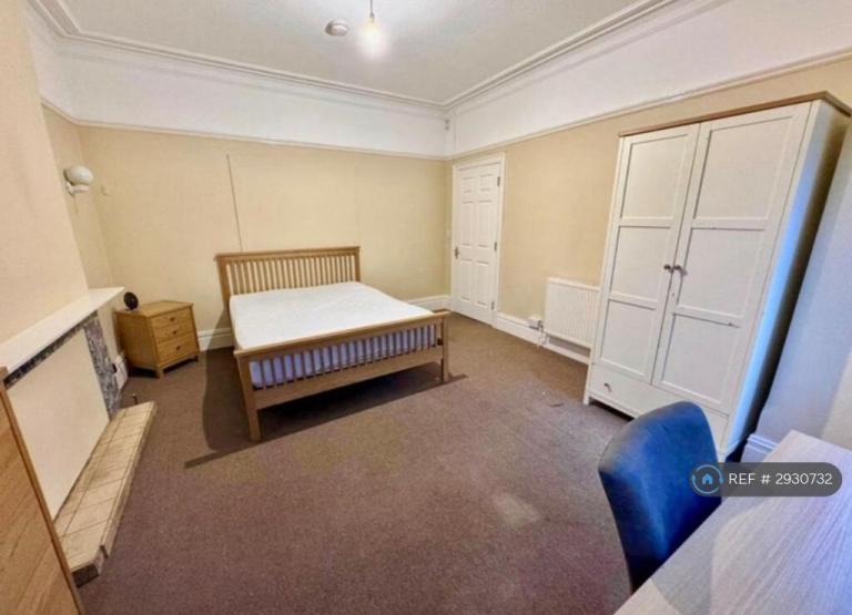 Room Premier Road in Nottingham