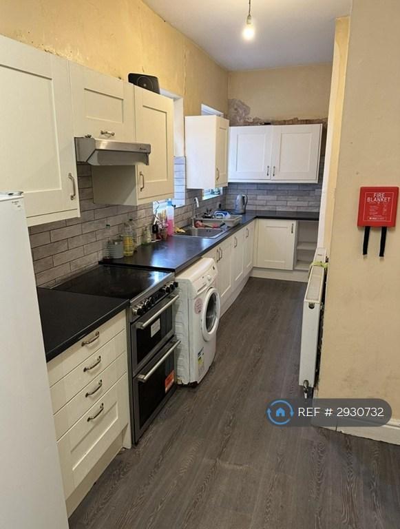 Room Premier Road in Nottingham