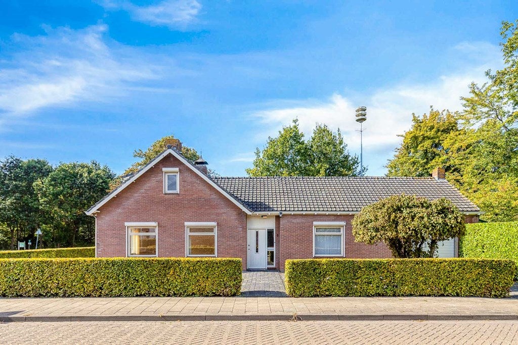 Huis Hazelaarstraat 1 in Vogelwaarde