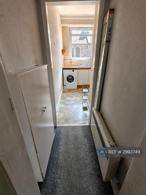 Flat Inchaffray Street in Perth