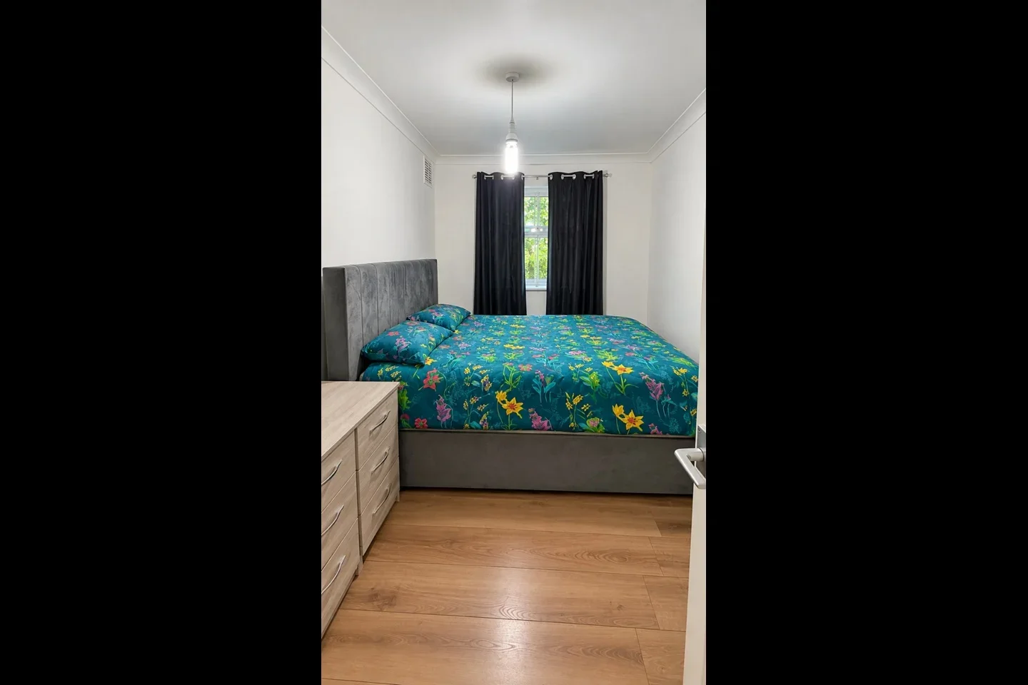 Flat Cavendish Gardens in Greater London