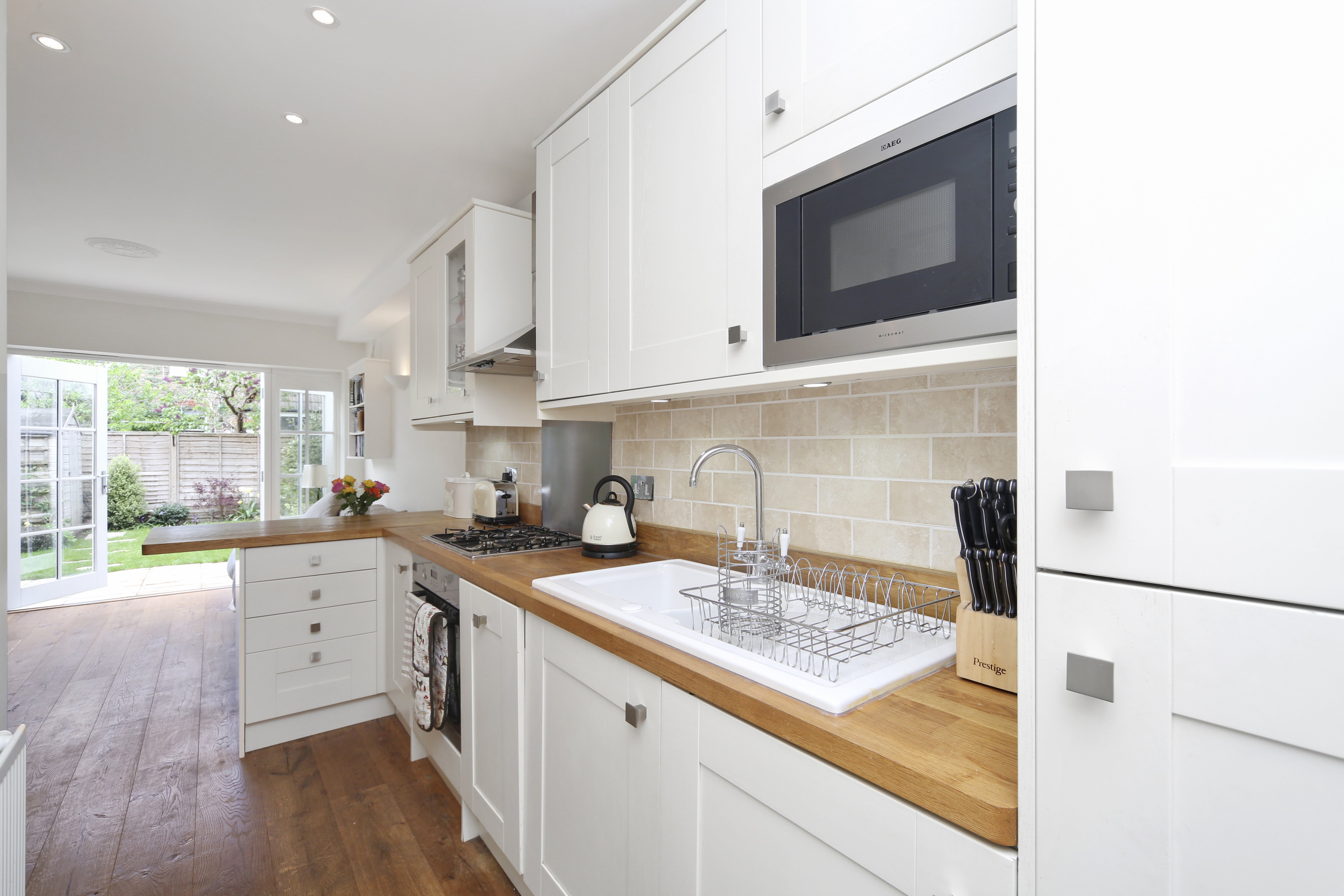 Flat Ravensbury Road in Greater London