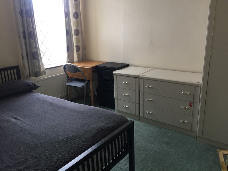 Room Harcourt Road in Greater London