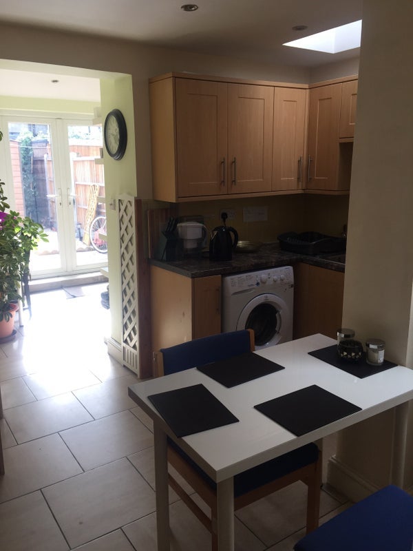 Room Harcourt Road in Greater London