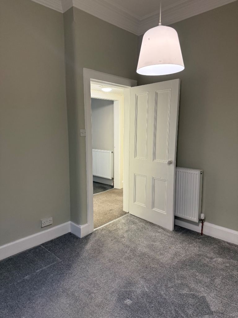 Flat Milton Street in City of Edinburgh