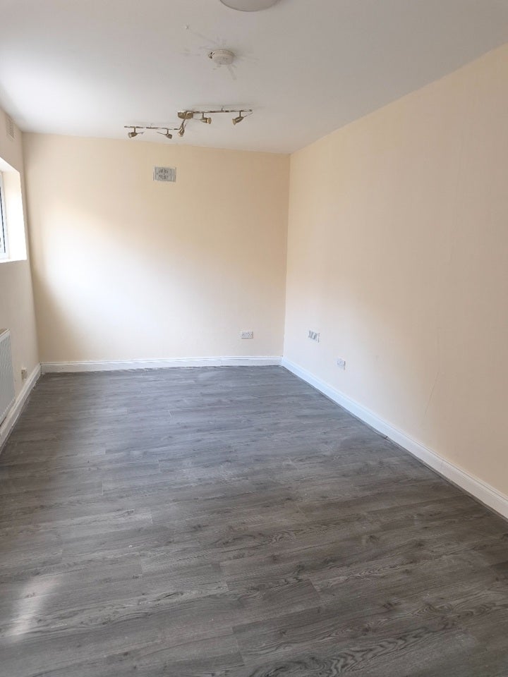 Flat Stockwell Park Walk in Greater London