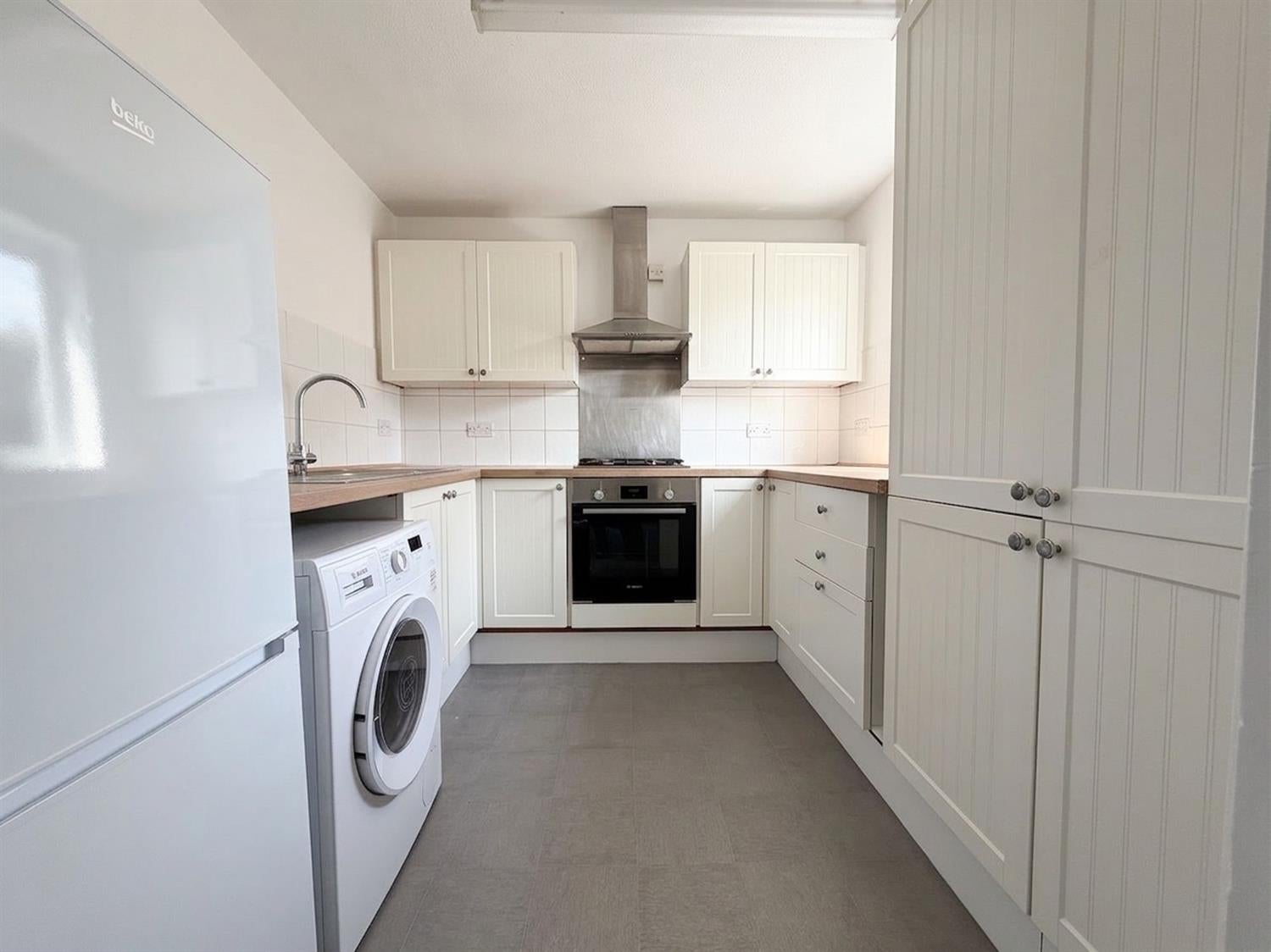 Flat Ashleigh Road in Horsham
