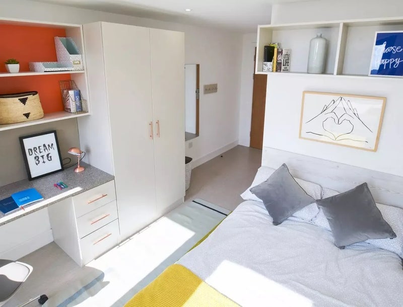 Room Bolton Street in Liverpool