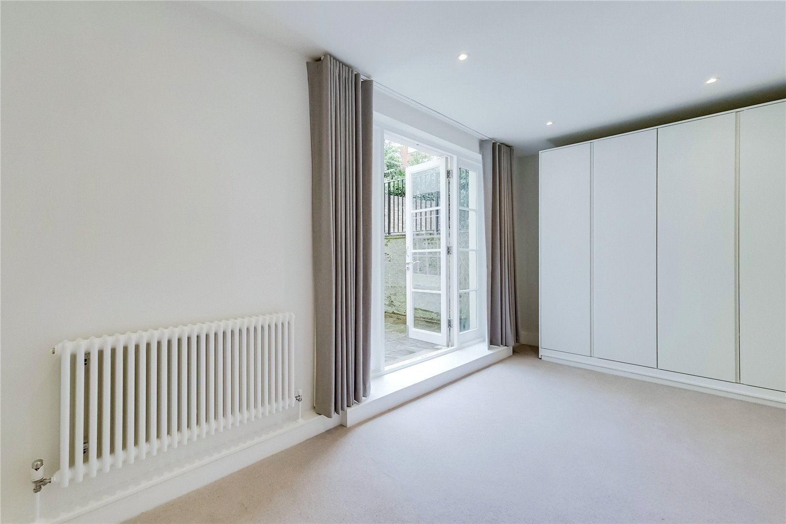 Flat Bedford Place in Greater London