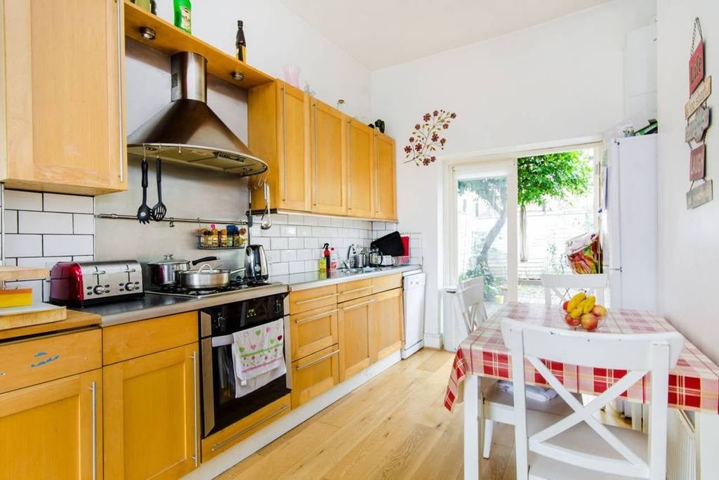 Flat Tollington Way in Greater London