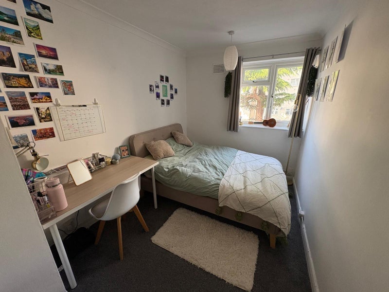 Flat Astor Close in Greater London