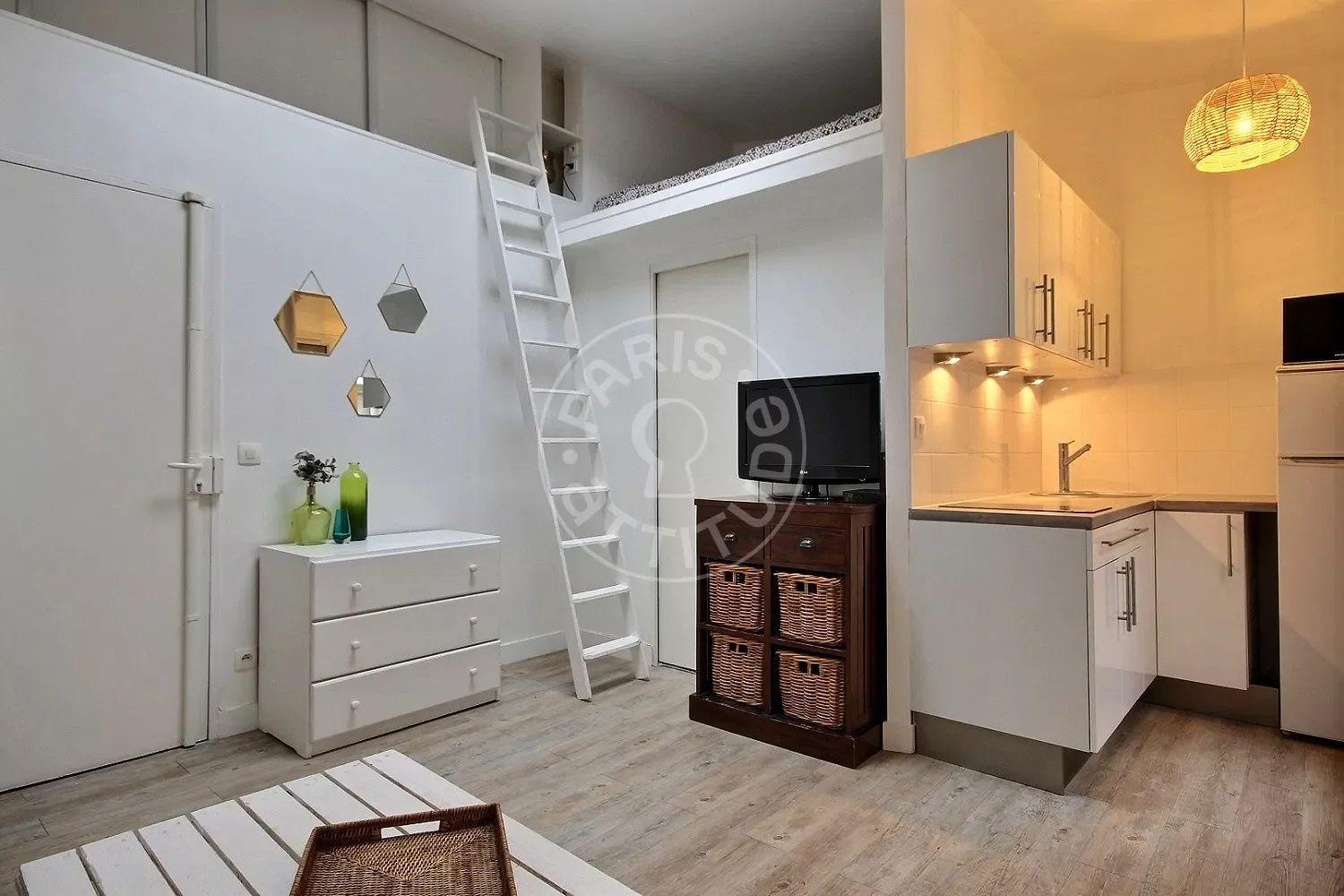 Appartement Rue Marguerite de Rochechouart à Paris