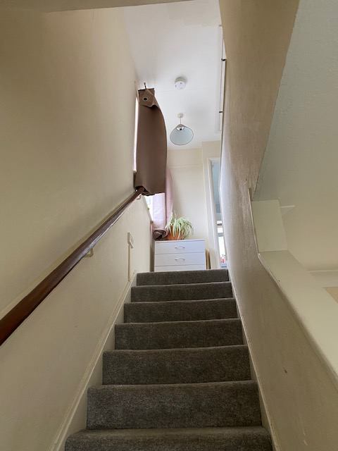 Room Rushetts Road in Crawley