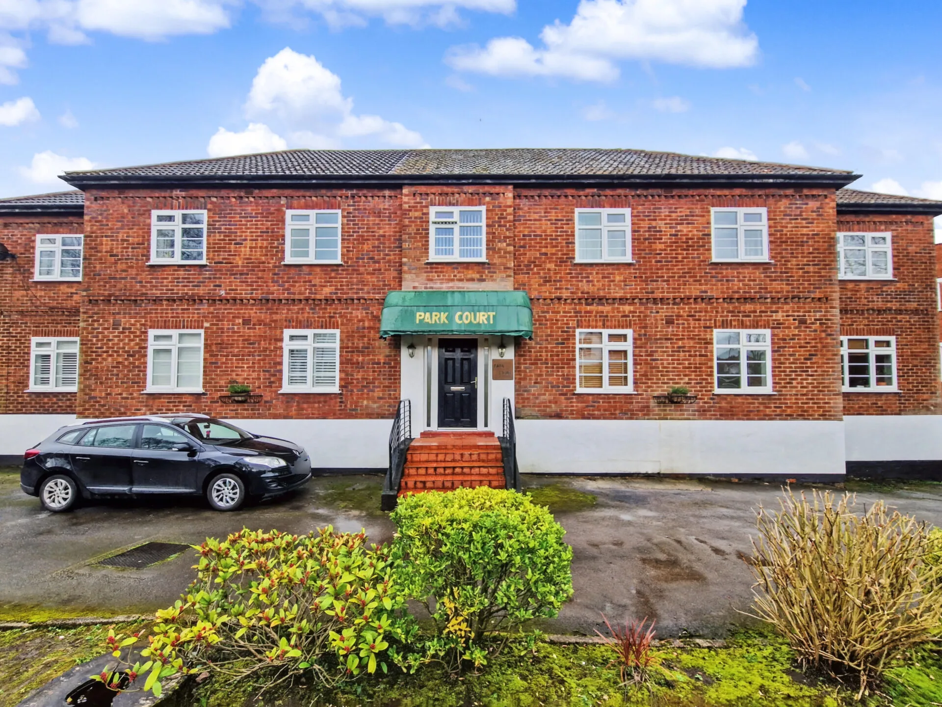 Flat Danesway in Prestwich