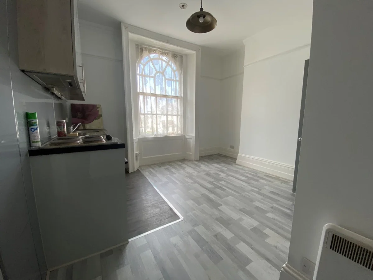 Flat Harmer Street in Gravesham