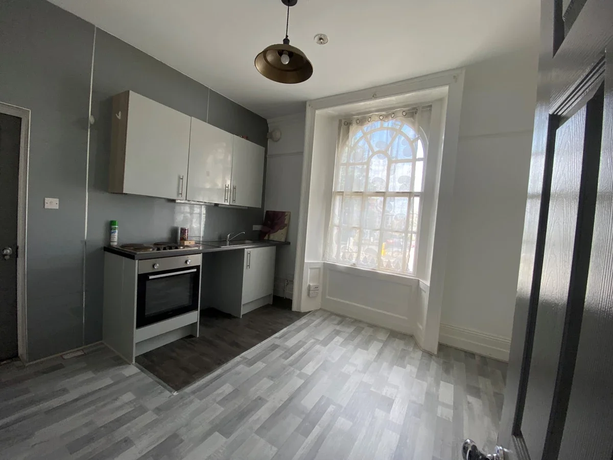 Flat Harmer Street in Gravesham