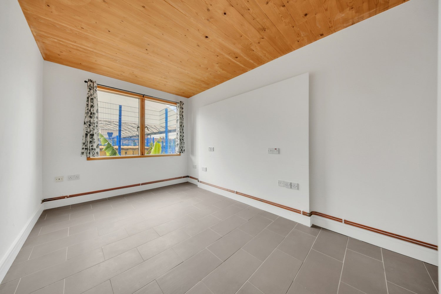 Flat Fifth Avenue in Greater London