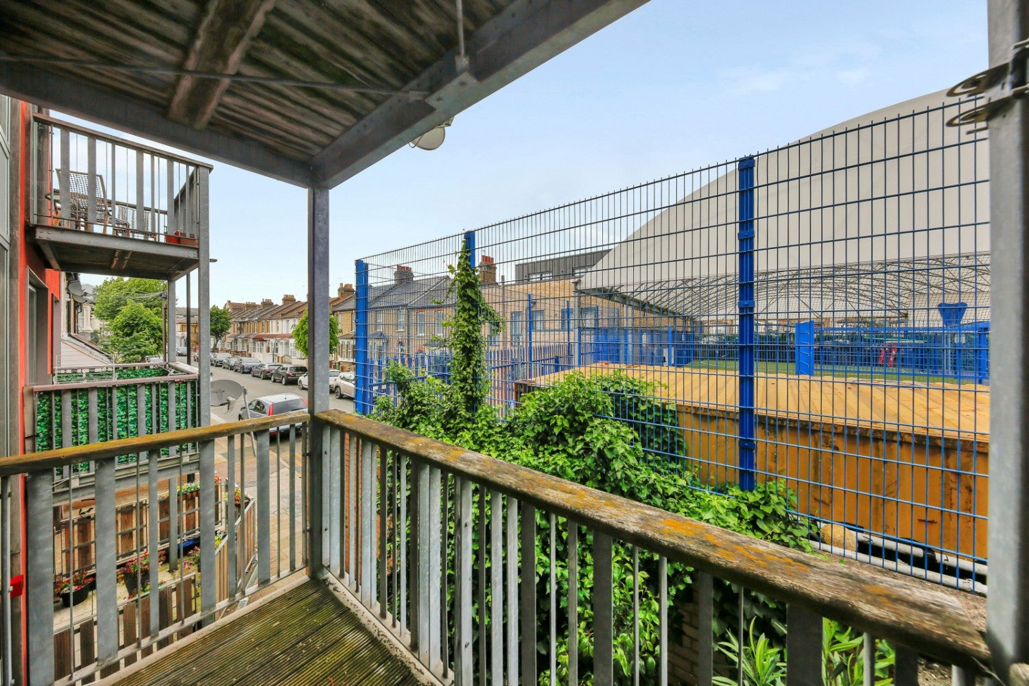 Flat Fifth Avenue in Greater London