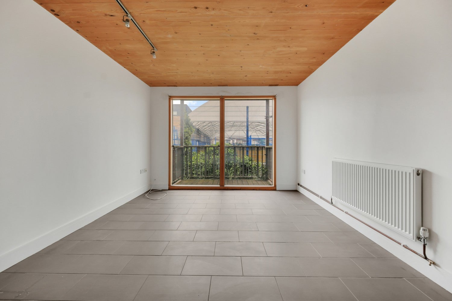 Flat Fifth Avenue in Greater London