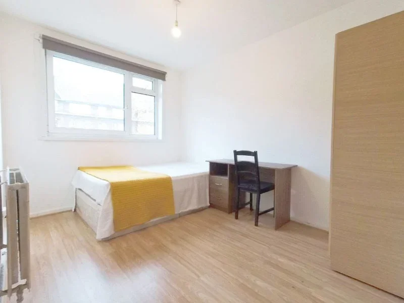 Flat Camberwell Road in Greater London