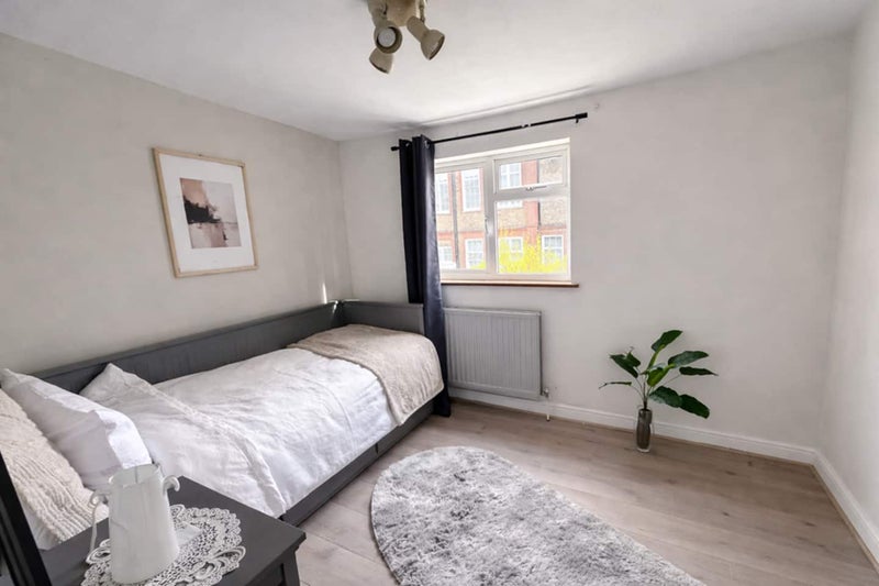 Room Dorothy Road in Greater London