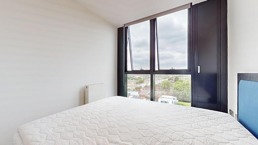 Flat Highgate Hill in Greater London