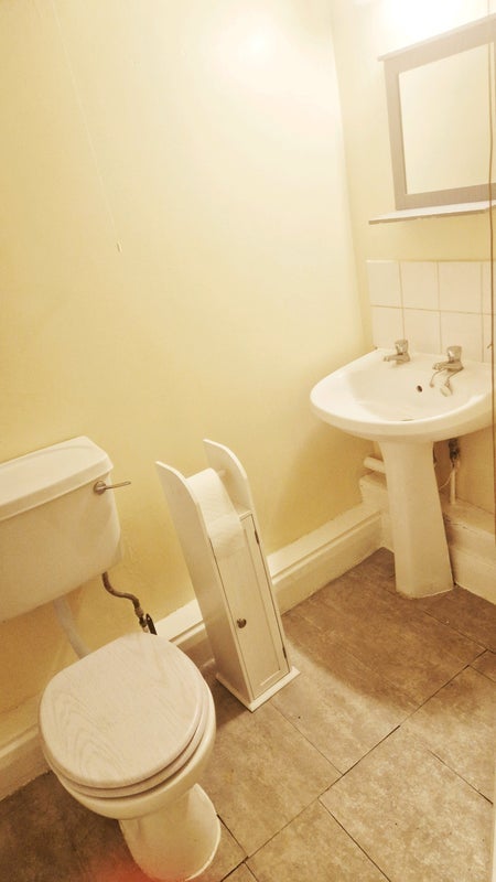 Room Spondon Road in Greater London