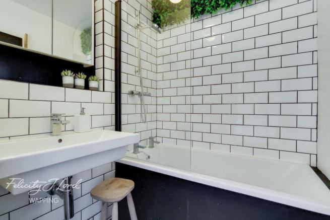 Room White Horse Road in Greater London