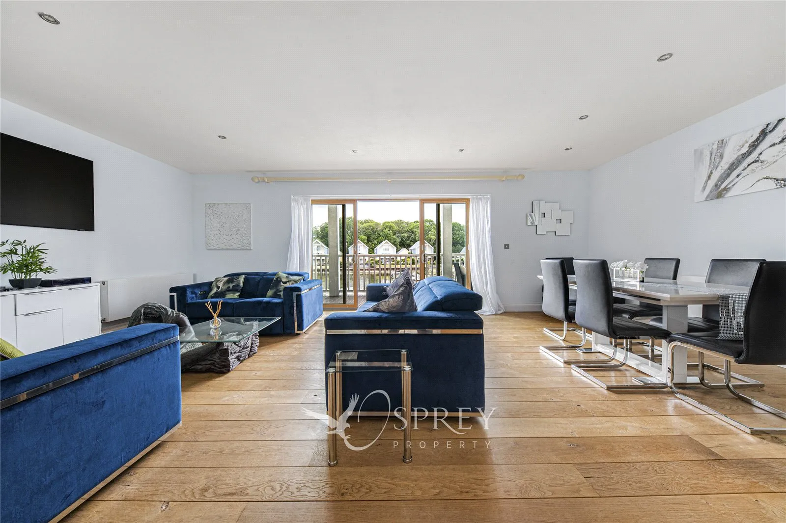 House Waters Edge in Huntingdonshire