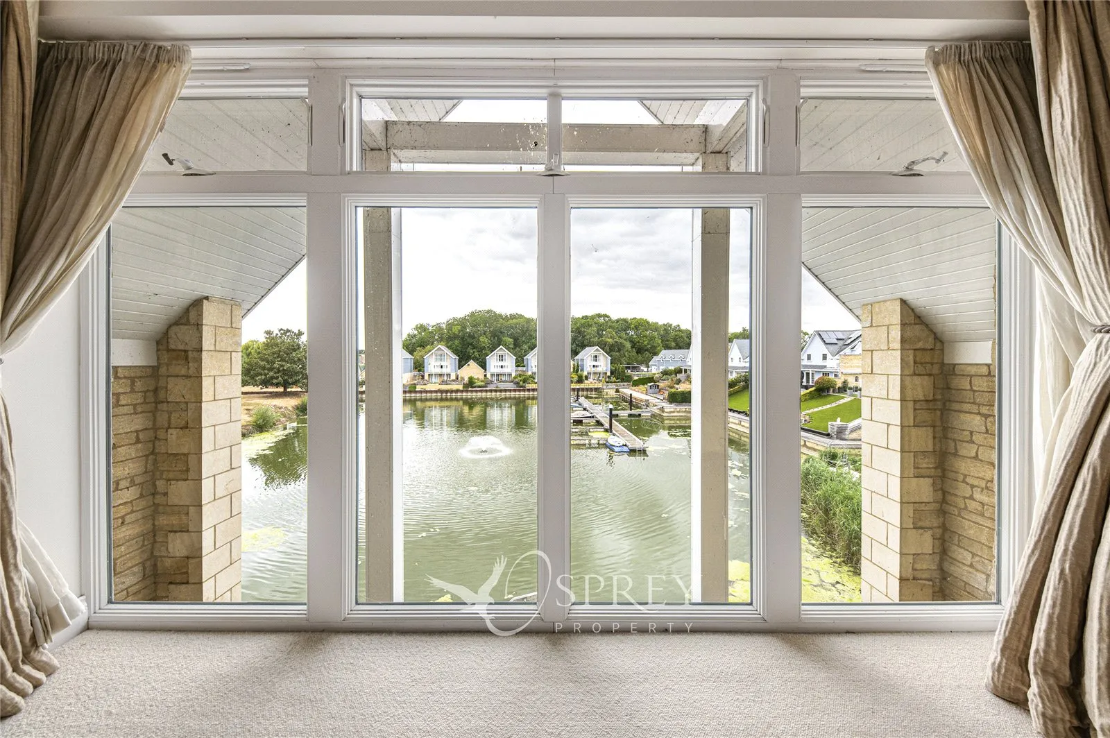 House Waters Edge in Huntingdonshire