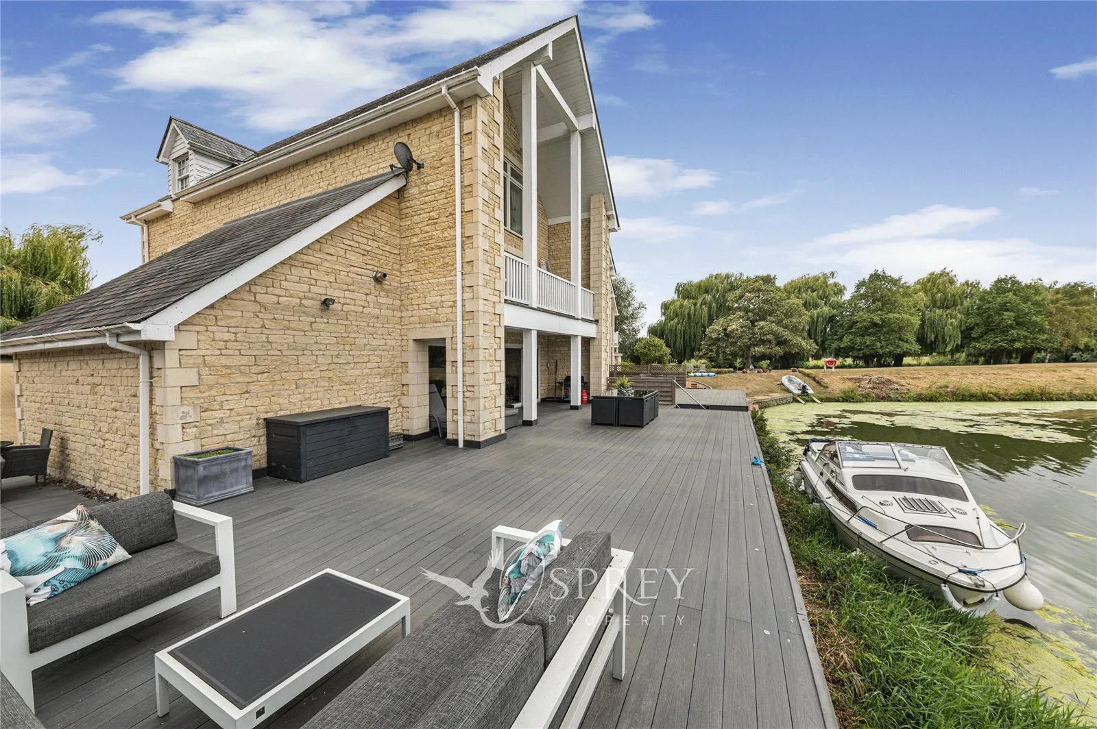 House Waters Edge in Huntingdonshire