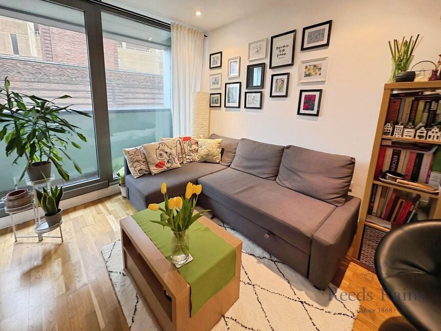 Flat Rumford Place in Liverpool