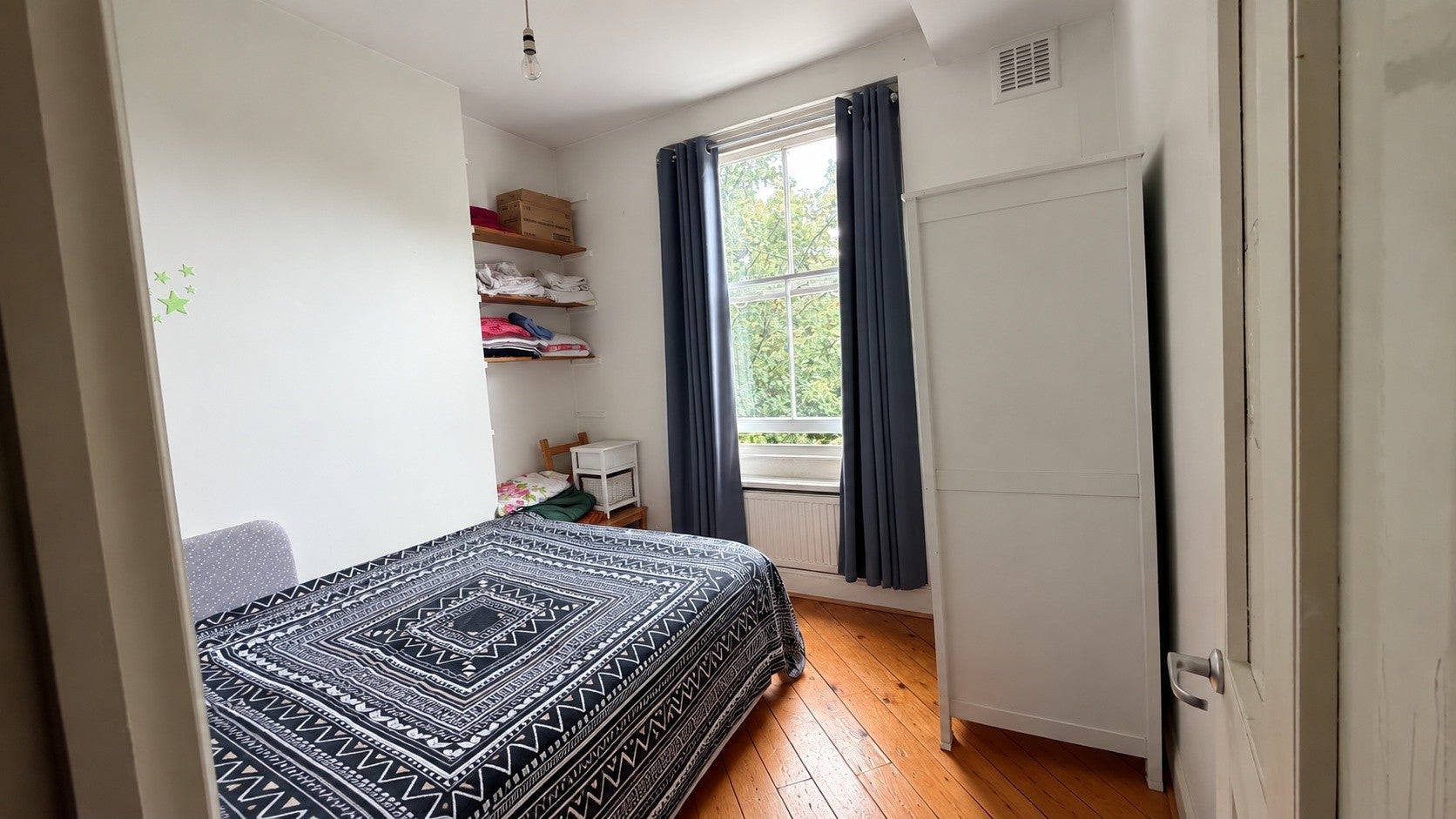 Flat Harecourt Road in Greater London