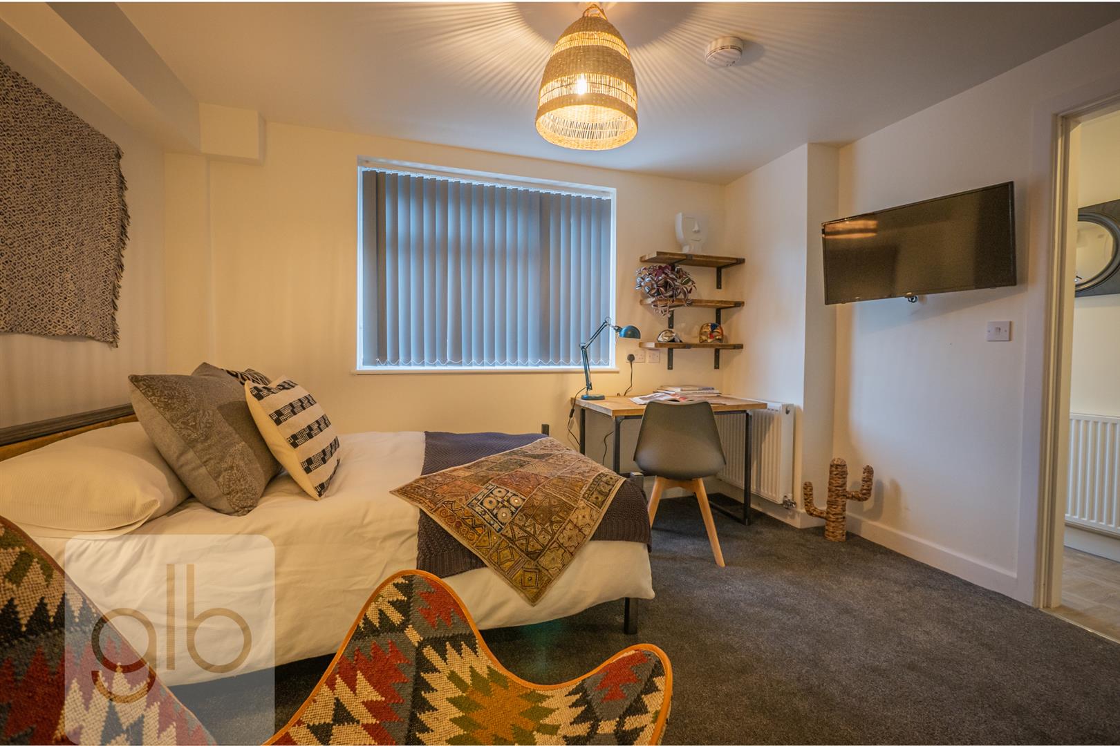 Room Cornwall Road in Coventry