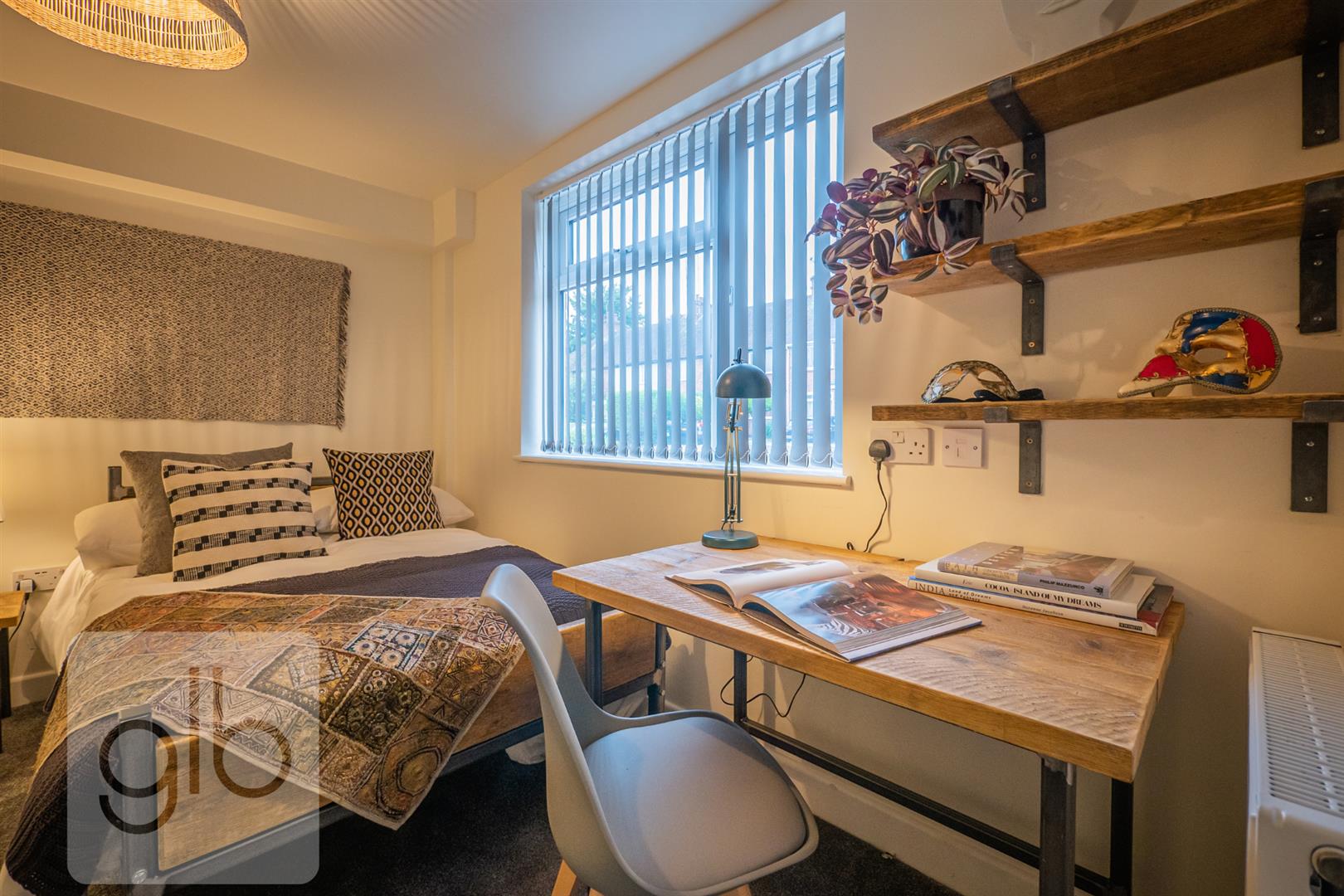 Room Cornwall Road in Coventry