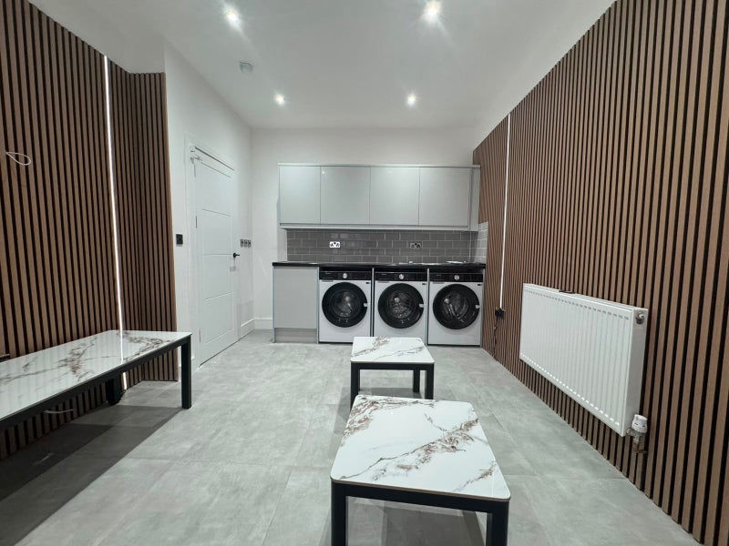 Room Playford Road in Greater London