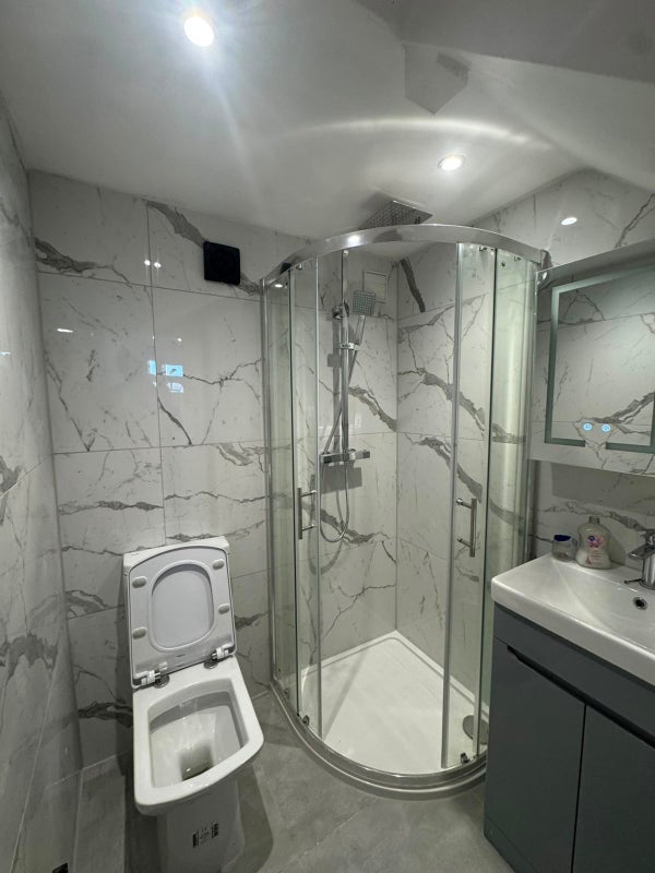 Room Playford Road in Greater London