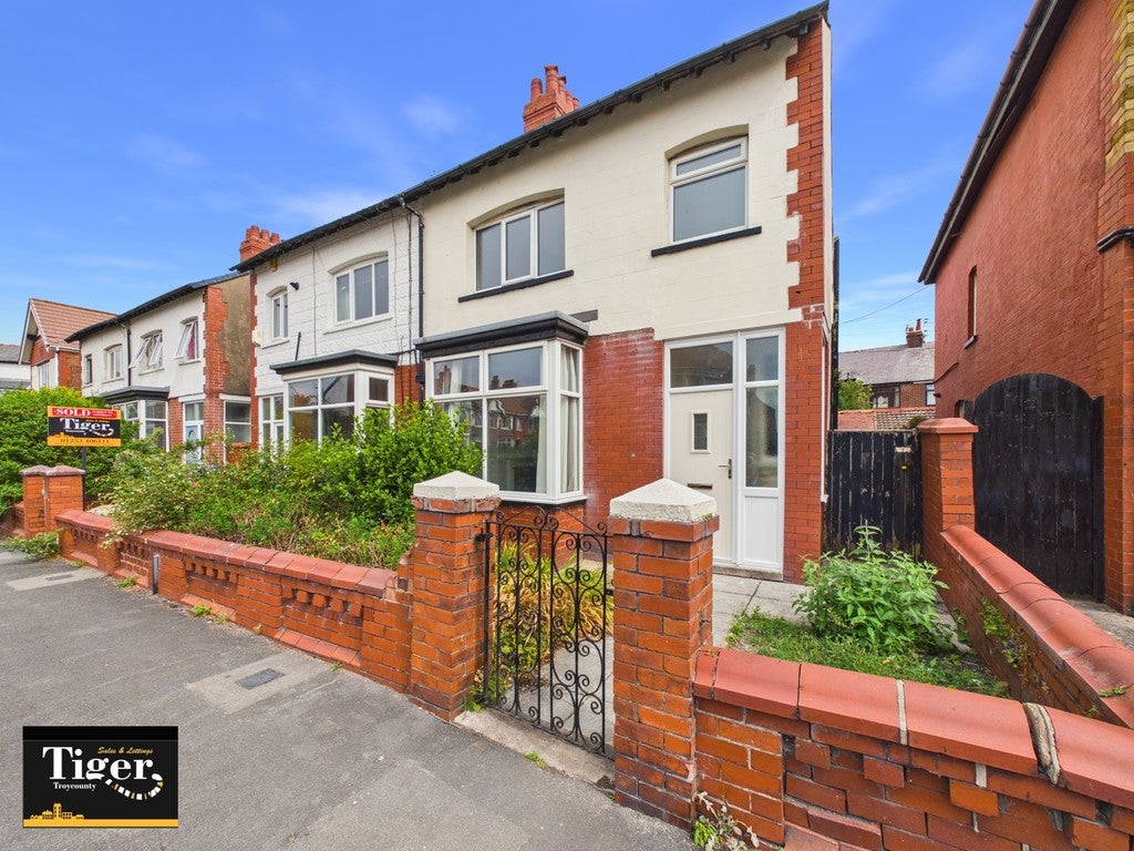 Flat Harley Road in Blackpool