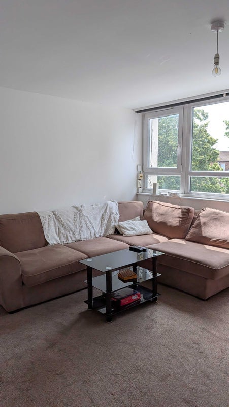 Room York Road in Greater London