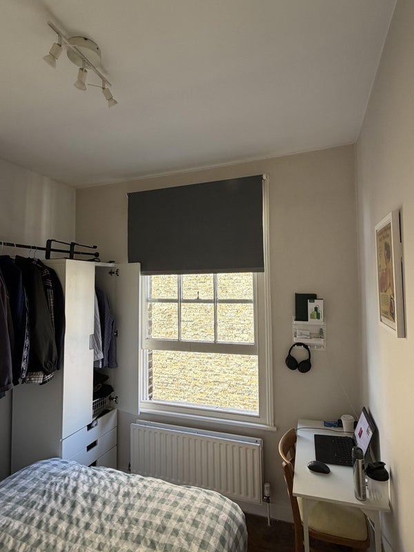 Room Winkley Street in Greater London