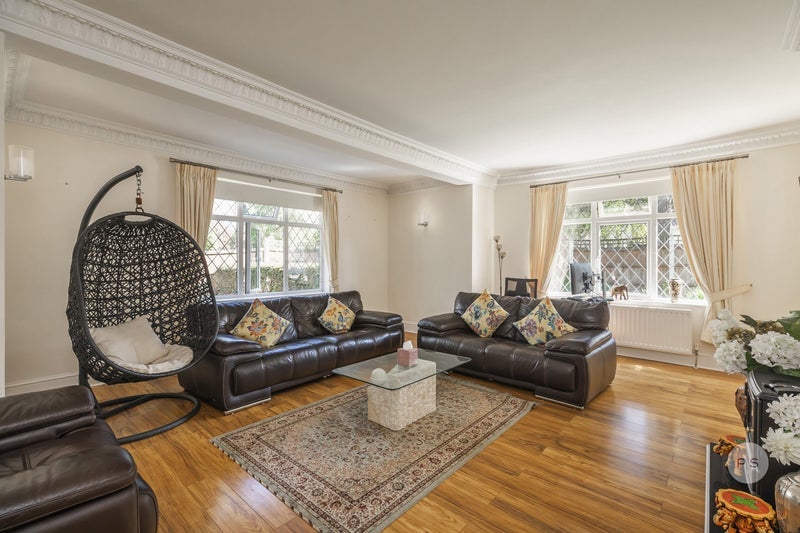 Room Boulnois Avenue in Poole
