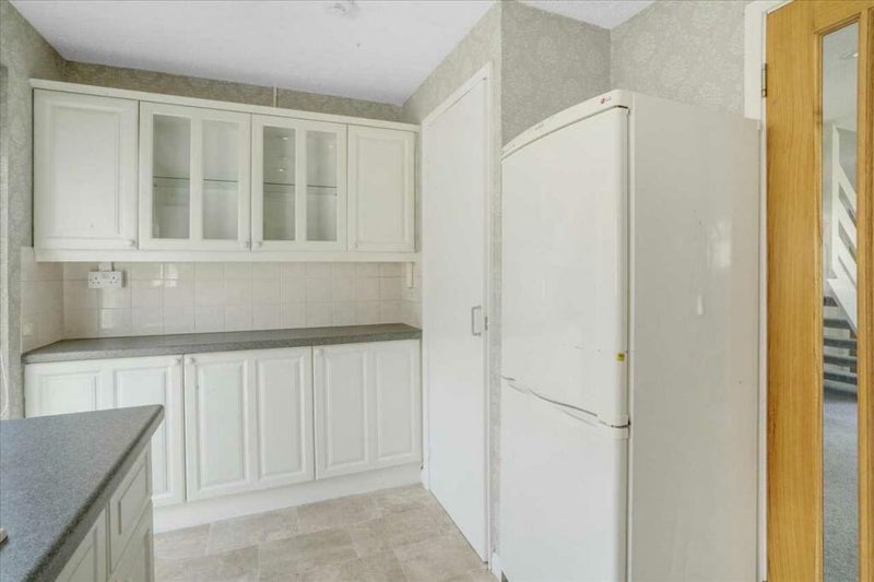 Room Blaeshill Road in Thorntonhall