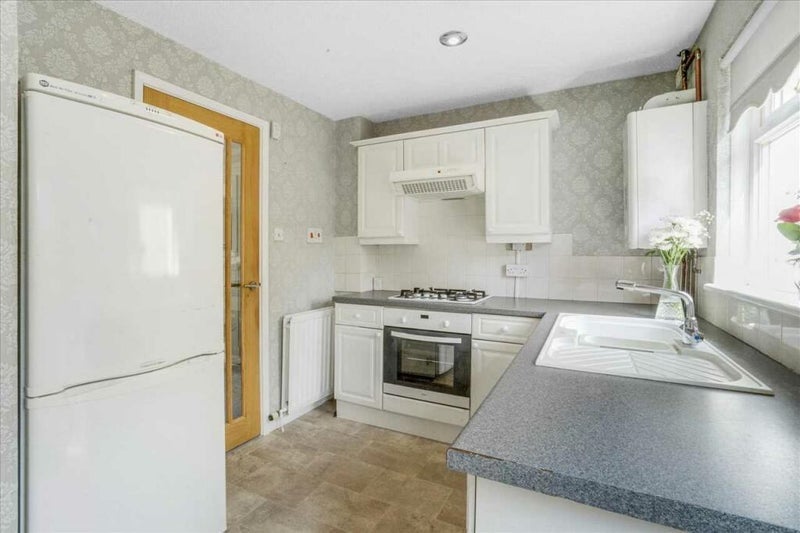 Room Blaeshill Road in Thorntonhall