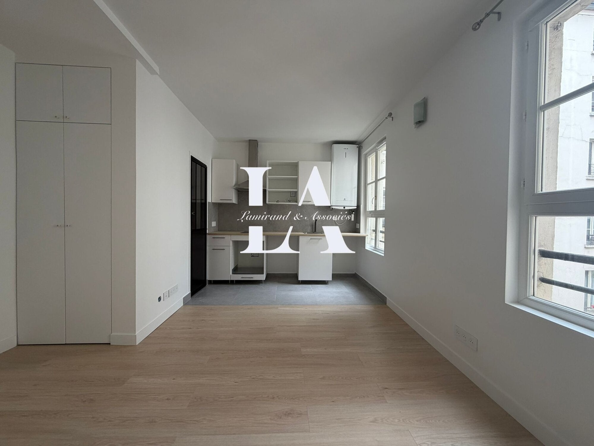 Flat Rue Richer in Paris