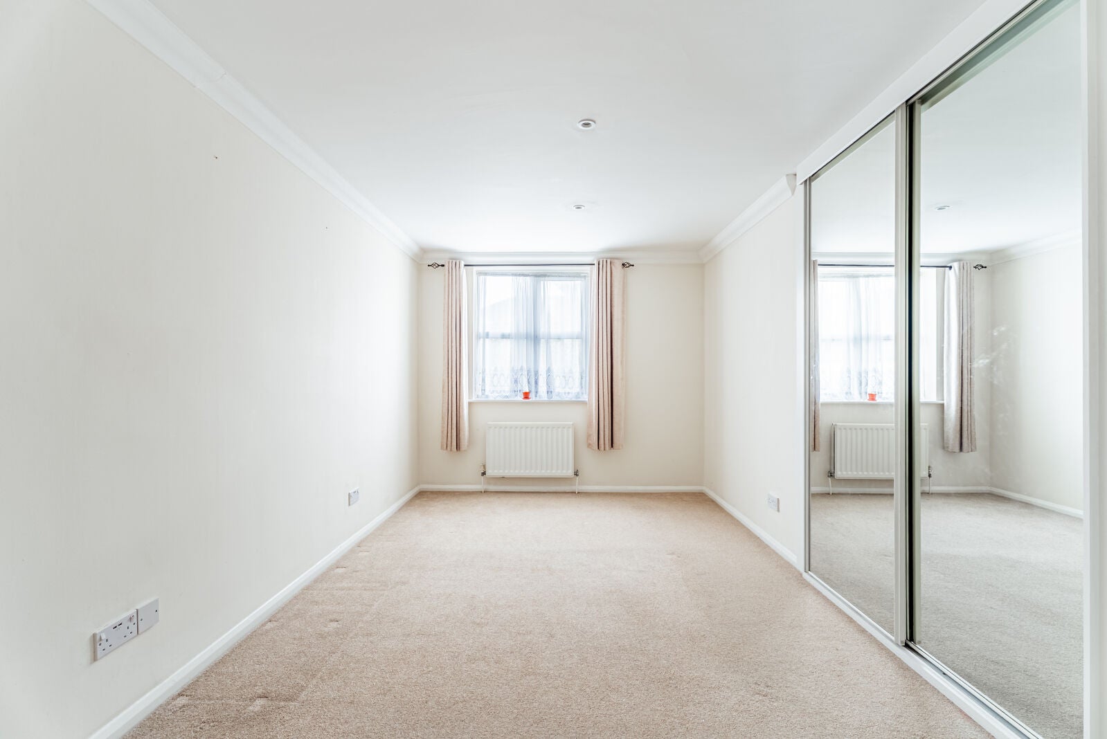 Flat Dexter Close in St Albans