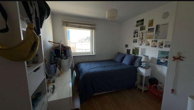 Room Battersea Park Road in Greater London