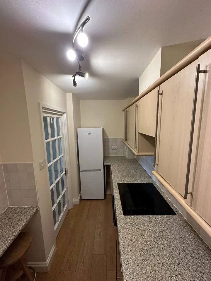 Flat Genotin Road in Greater London