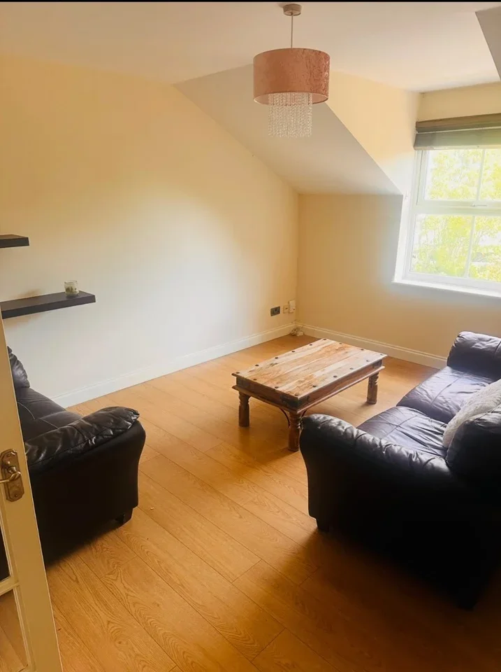 Flat Genotin Road in Greater London