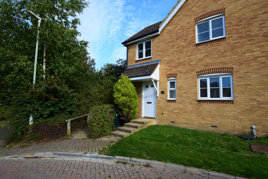 House Hill Rise in Ashford